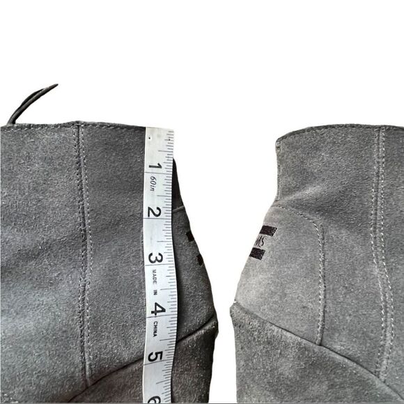 TOMS Desert Gray Suede Wedge Bootie Size 7 - Picture 10 of 15